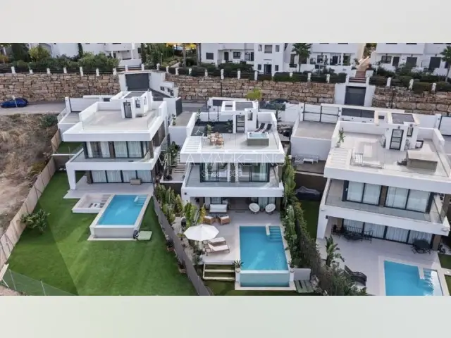 Casa Villa 6 Dormitorios Golf Estepona