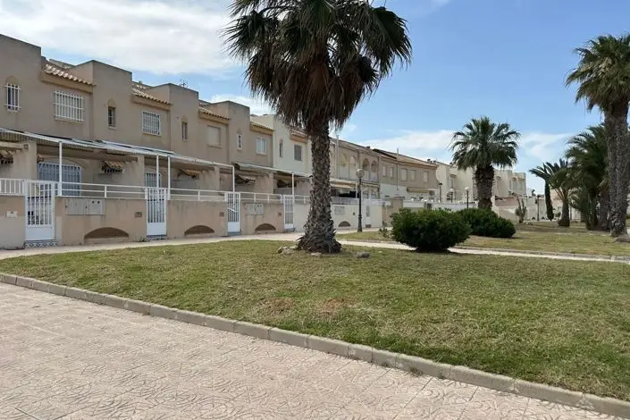 2 Bed Townhouse for sale