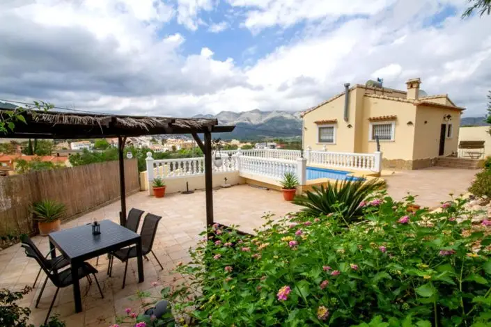 Villa en Orba 4 Dormitorios Piscina Apartamento Independiente