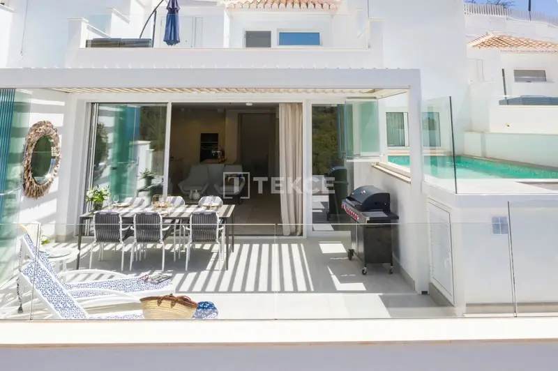 Chalets con Vistas al Mar y Piscina en Almuñecar Granada