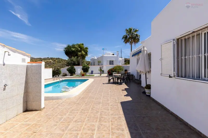 Chalet en Villaricos con Piscina  3 Dormitorios y Jardin
