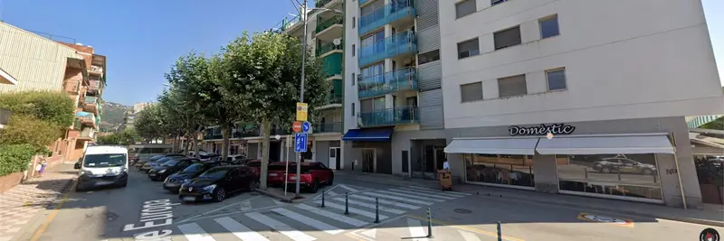 Venta Local Comercial Lujo Pineda Mar Centro