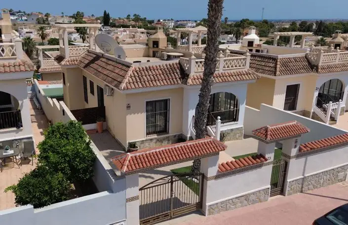 5 Bed Villa for sale