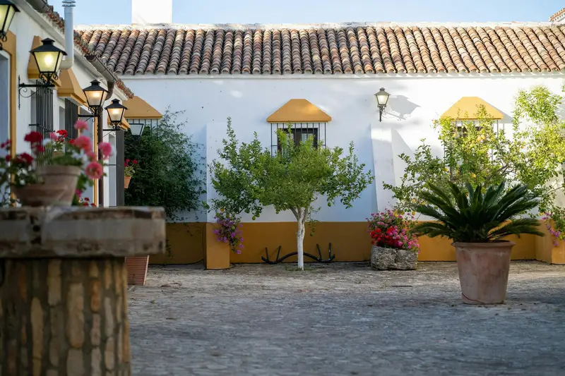Cortijo Andaluz con 5 Dormitorios Alquiler