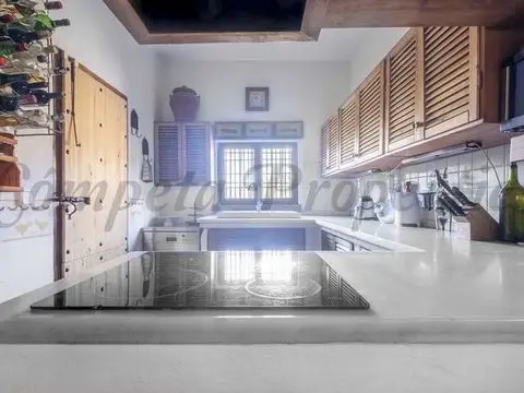Casa Rural con Encanto Rustico y Piscina en Sayalonga