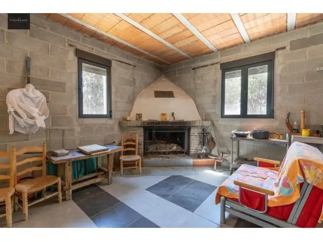 Casa Cortijo en Chauchina con Piscina y Terreno