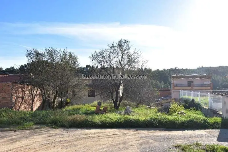 Solar Urbano en Venta Valdeltormo 216m2 391.60m2 Construccion