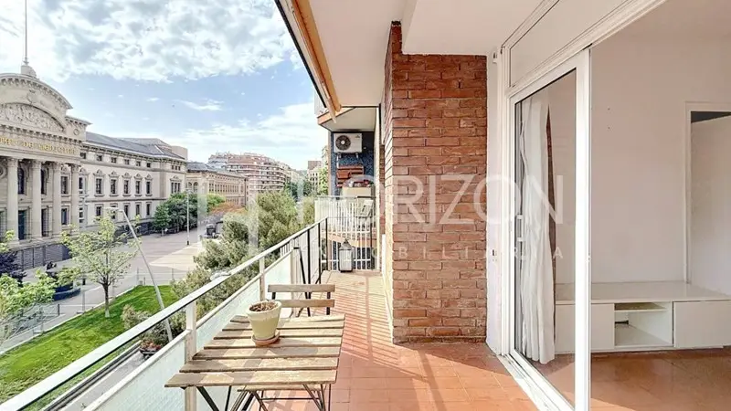 Piso 86m2 a Reformar Eixample Barcelona 4 Habitaciones 2 Baños