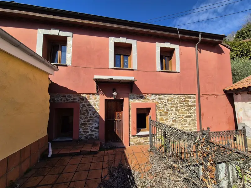 Venta Casa con Terraza en Moreda de Aller