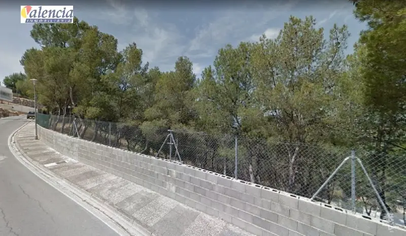 Solar Residencial en Chiva - 1561m2 - Vistas al Campo de Golf
