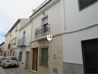 Casa Adosada en Alcaudete:  Ideal Parejas y Familias