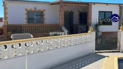 Casa en Venta Pedralba Chalet con Piscina y Paellero