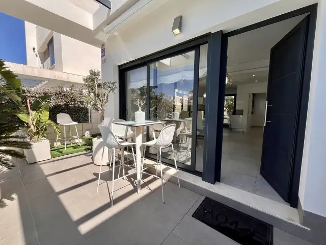 Adosado 3 Dormitorios Villamartin Piscina Privada Jardin Solarium