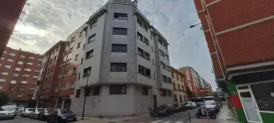 Apartamento en Alquiler Calle Pizarro: Moderno y Equipado