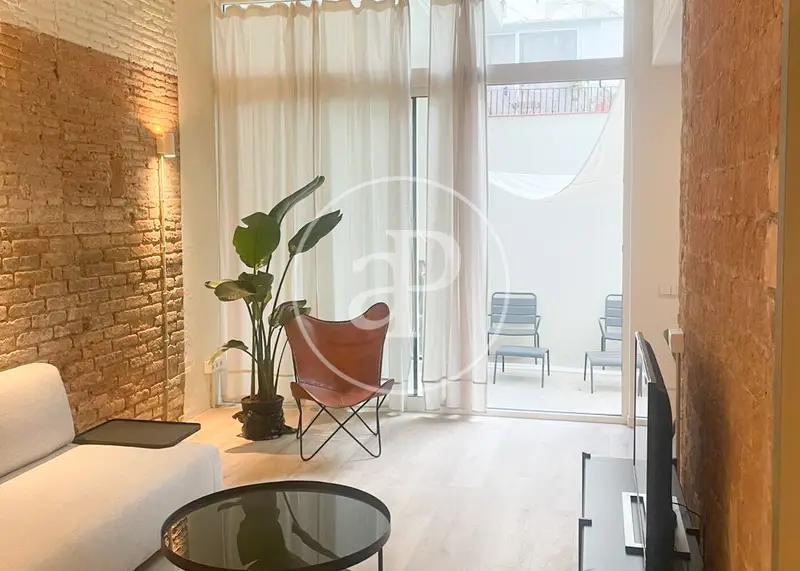 Piso en alquiler en Gracia  - 3 habitaciones - Patio -  Totalmente amueblado