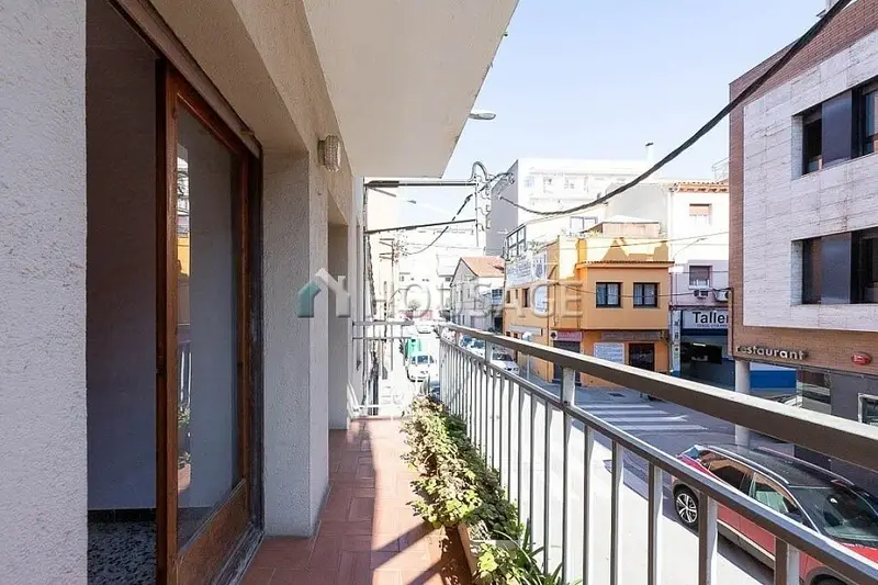 Piso en venta en La Llagosta con terraza y barbacoa