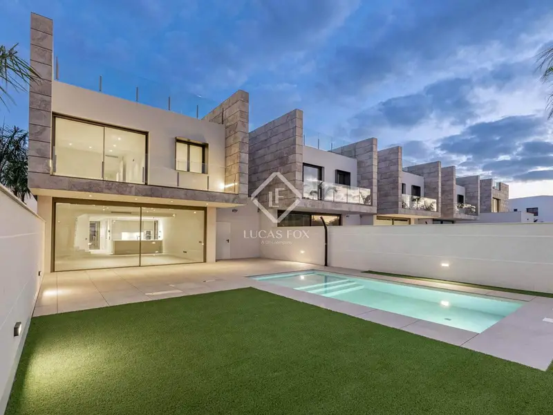 Chalet en Cambrils cerca del mar con piscina privada