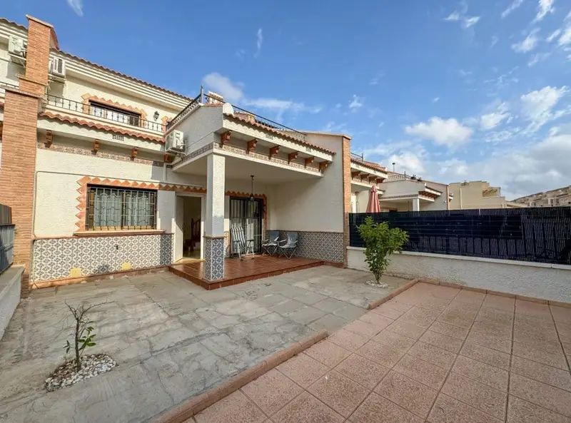 Casa en Alquiler San Miguel Salinas 3 Dormitorios 3 Baños