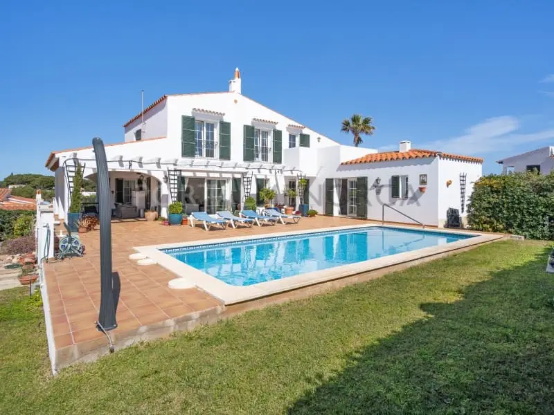Chalet en Addaia con Piscina y Jardin