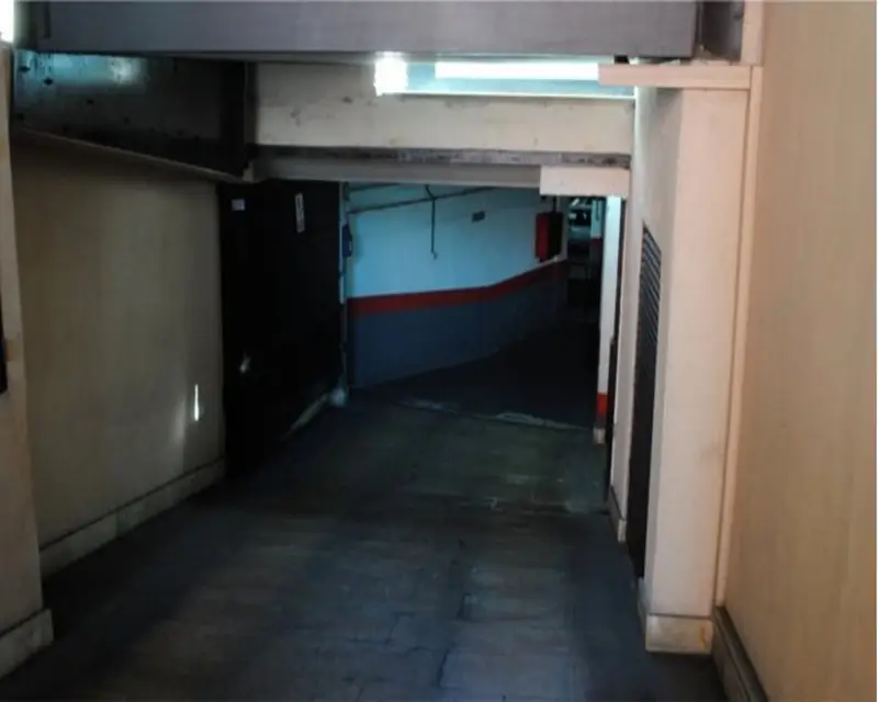 Garaje en venta Madrid Paseo Acacias 23m2
