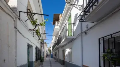 Casa Adosada en Albuñuelas: Vistas Panorámicas y Tranquilidad