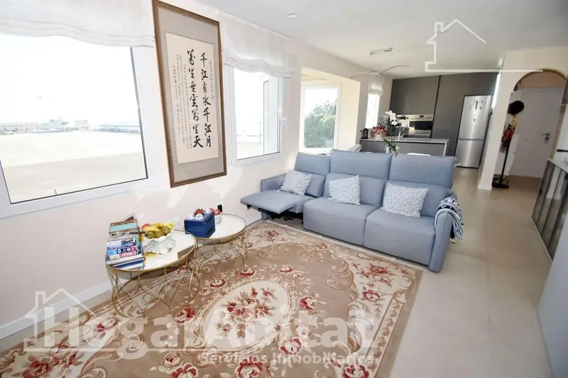 Piso en venta reformado con vistas al mar en Burriana
