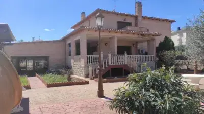 Chalet en Venta Los Pradillos 6 habitaciones 5 baños Piscina Jardin