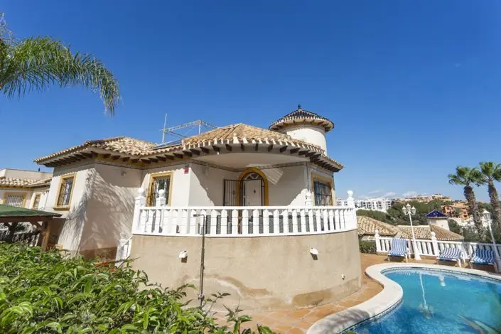 Villa 4 Dormitorios Villamartin Costa Blanca