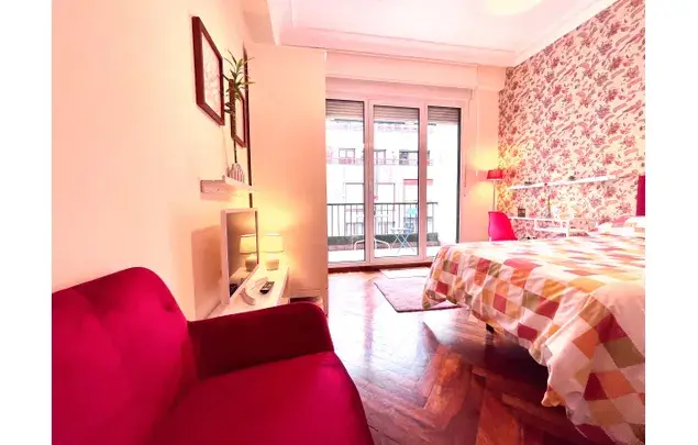 Habitaci
ón 150m
² Bilbao Estancia Mediana Larga