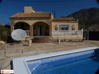 Casa 4 Dormitorios Piscina Fortuna