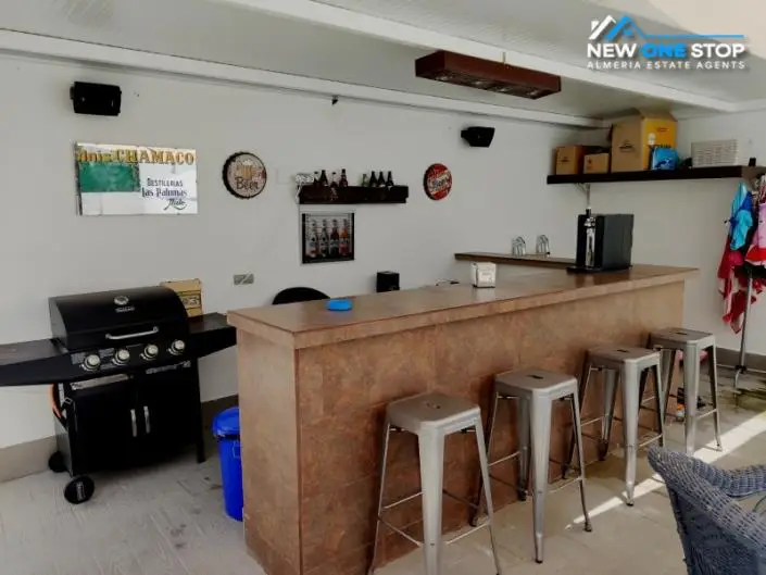 Villa 3 Dormitorios en Los Gallardos con Piscina Privada