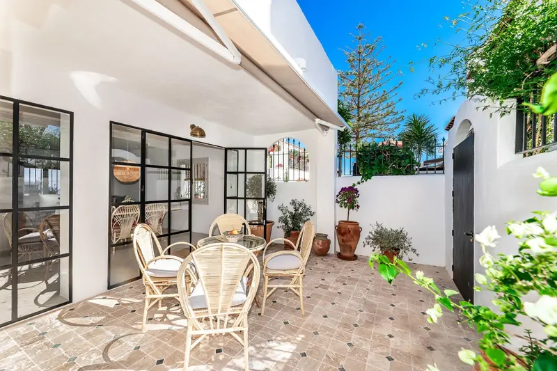 Adosado 2 Dormitorios Marbella Renovado Cerca Centro