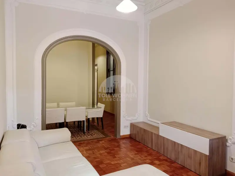 Apartamento con Terraza Privada en el Eixample de Barcelona
