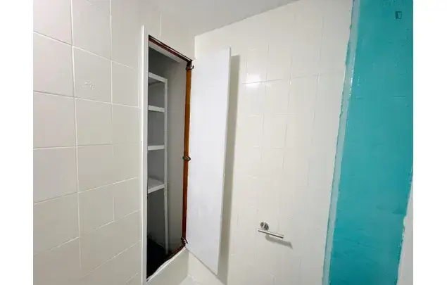 Rent 5 bedroom apartment in Granada