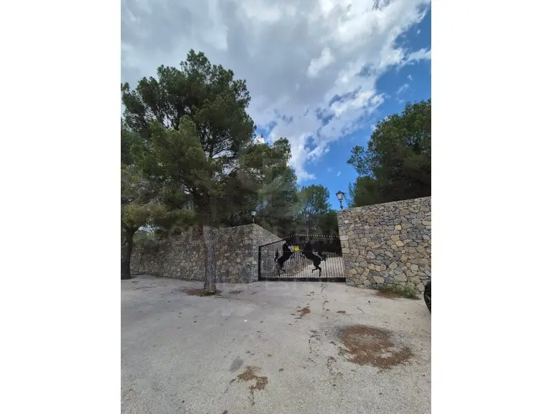 Venta Finca Ecuestre con Vistas en Polop