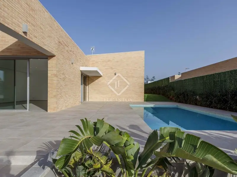 Villa en Nueva Santa Bárbara Valencia 4 dormitorios 2 baños