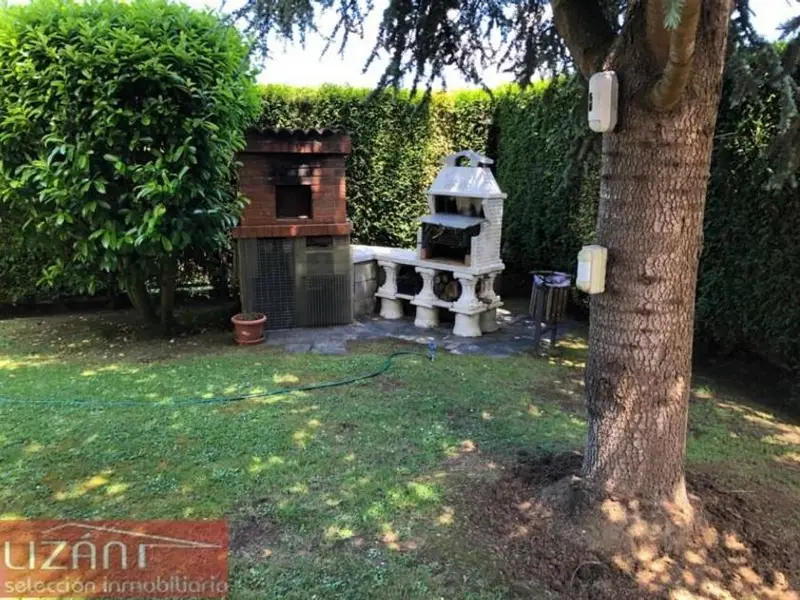 Chalet en Argüelles-Siero 420m2 8 dormitorios 5 baños Jardín Garaje