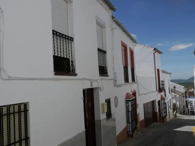 Adosado de 5 Dormitorios en venta Olvera, España