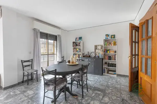 Vivienda familiar con 2 negocios en Chauchina Granada