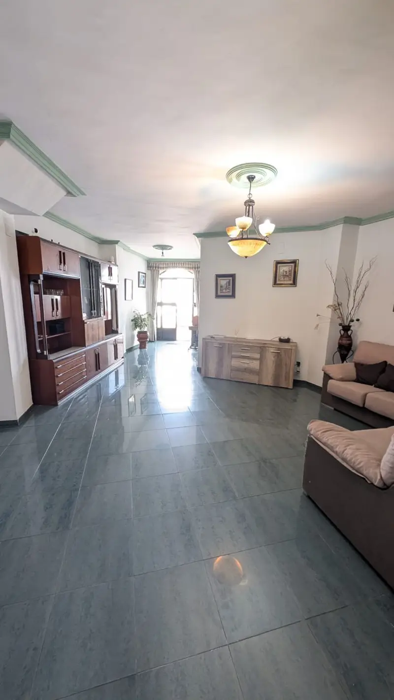 Casa en Venta 6 Dormitorios Baena
