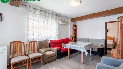 Piso en venta en Maracena: 3 habitaciones, terraza y balcón