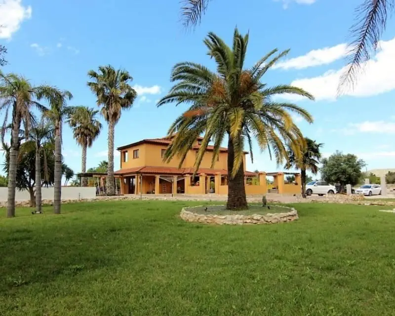 Espectacular Villa de 5 Dormitorios en Denia