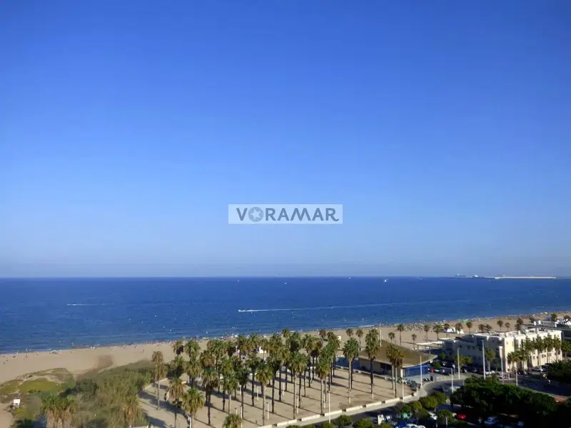Atico en Alboraya con vistas al mar y piscina