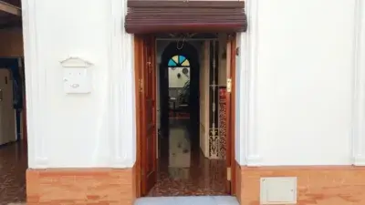 Casa adosada en venta en Calle de San Benito