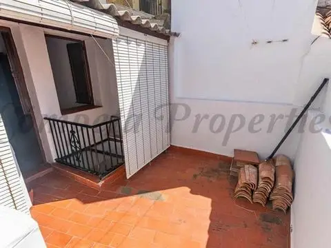 Casa de Pueblo en Periana 3 Dormitorios Terraza Chimenea