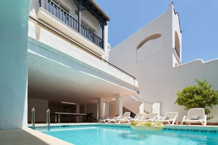 4 Bed Villa for sale