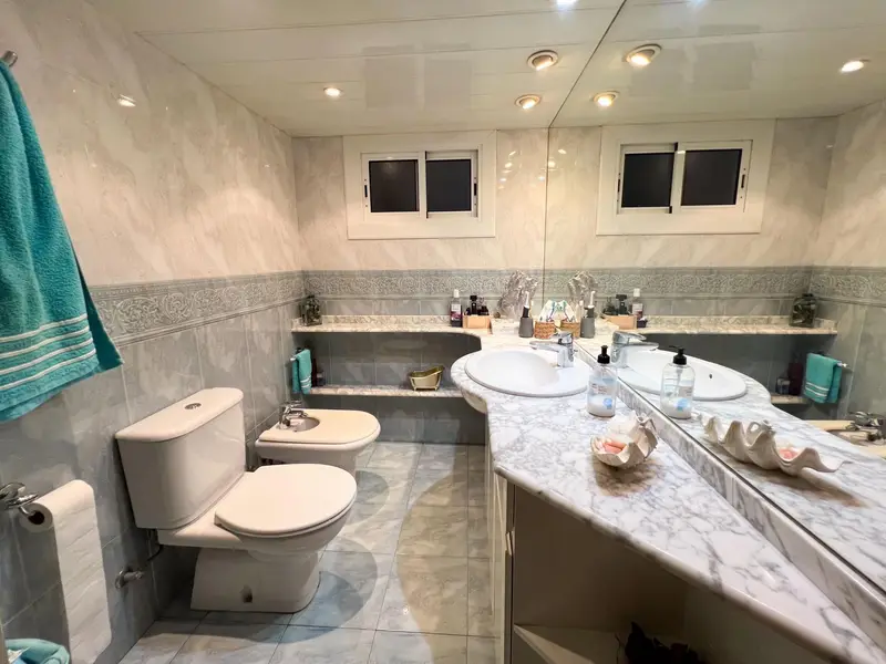 Piso en Venta 4 Dormitorios 2 Baños Balcon Ascensor Provenza