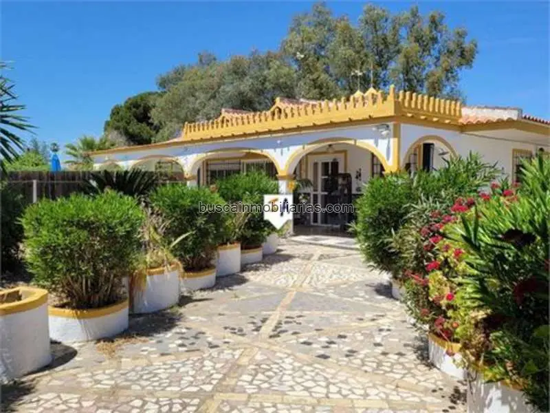 Villa en venta en Marchena: 2 Chalets con piscina