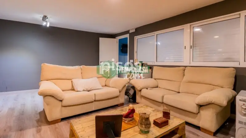 Local Comercial Reformado en Ribarroja del Turia - Ideal para Cambio de Uso