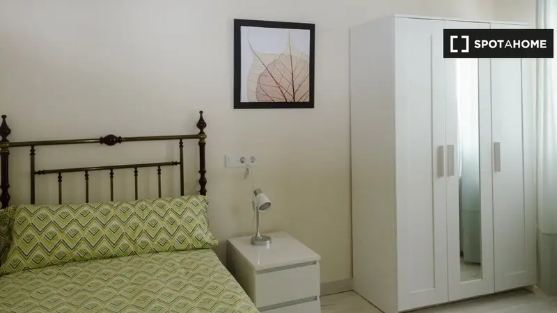 Habitacion Piso Compartido Oviedo Suministros Incluidos